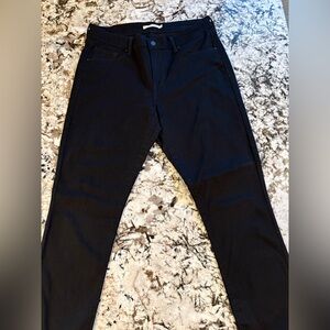 Gently used Levi’s Mid Rise Skinny Black Jeans